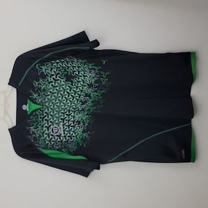 Warrior Black & Green Graphic Short Sleeve Pullover Shirt XL